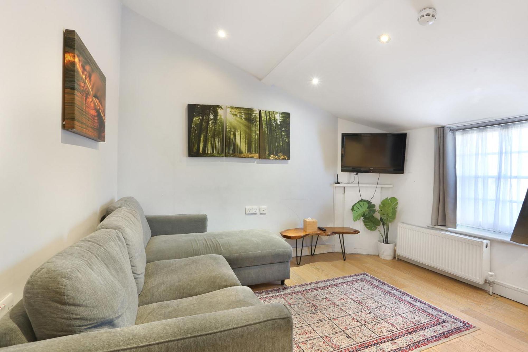 Beiroom Hyde Park Apartment *