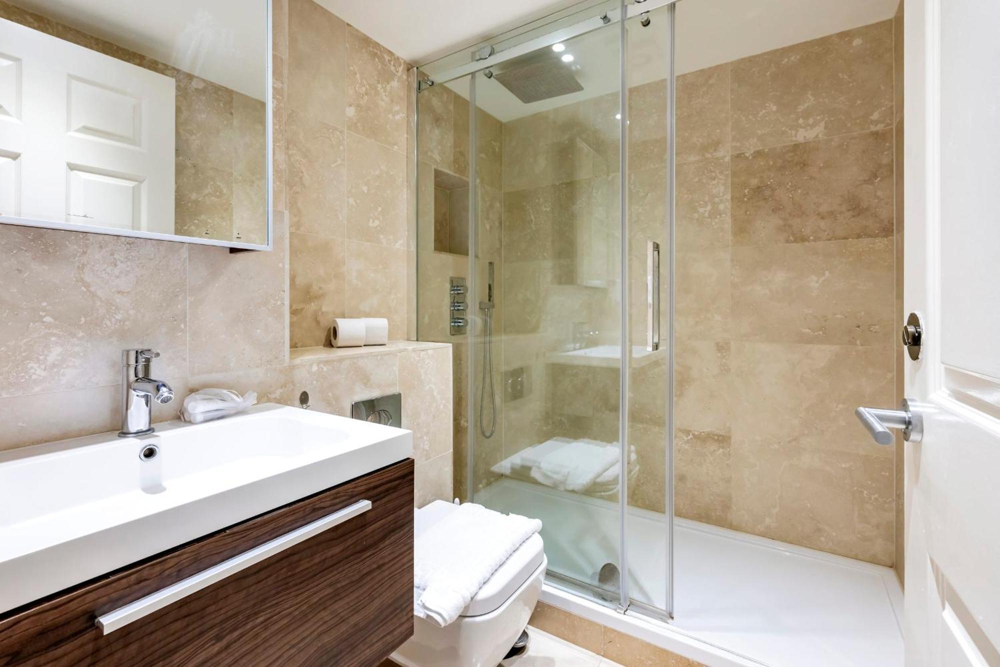 Stunning 2-bedroom-hosted By Sweetstay London