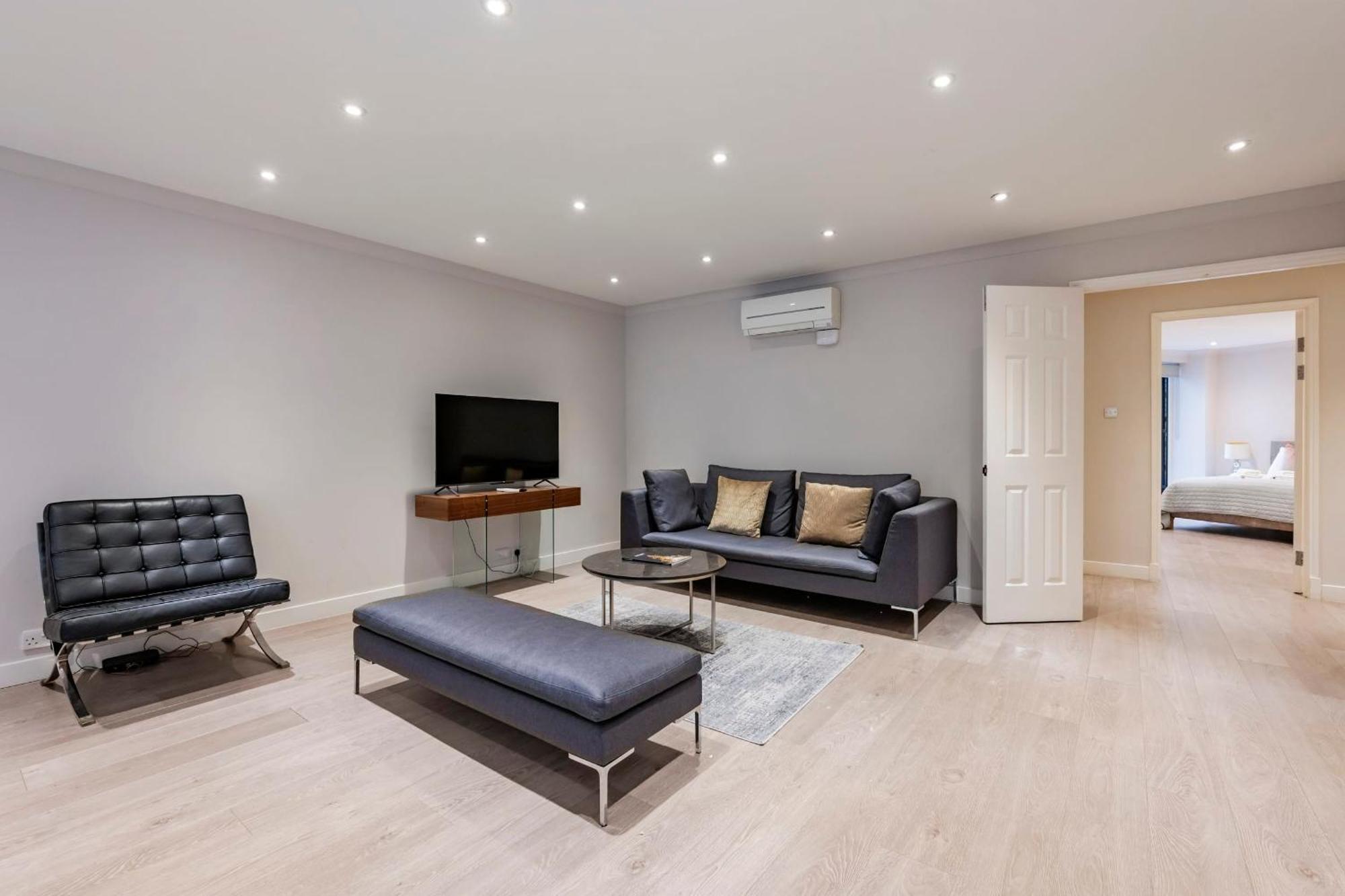 Beautiful 2-bed Flat-hosted By Sweetstay Appartement Londen