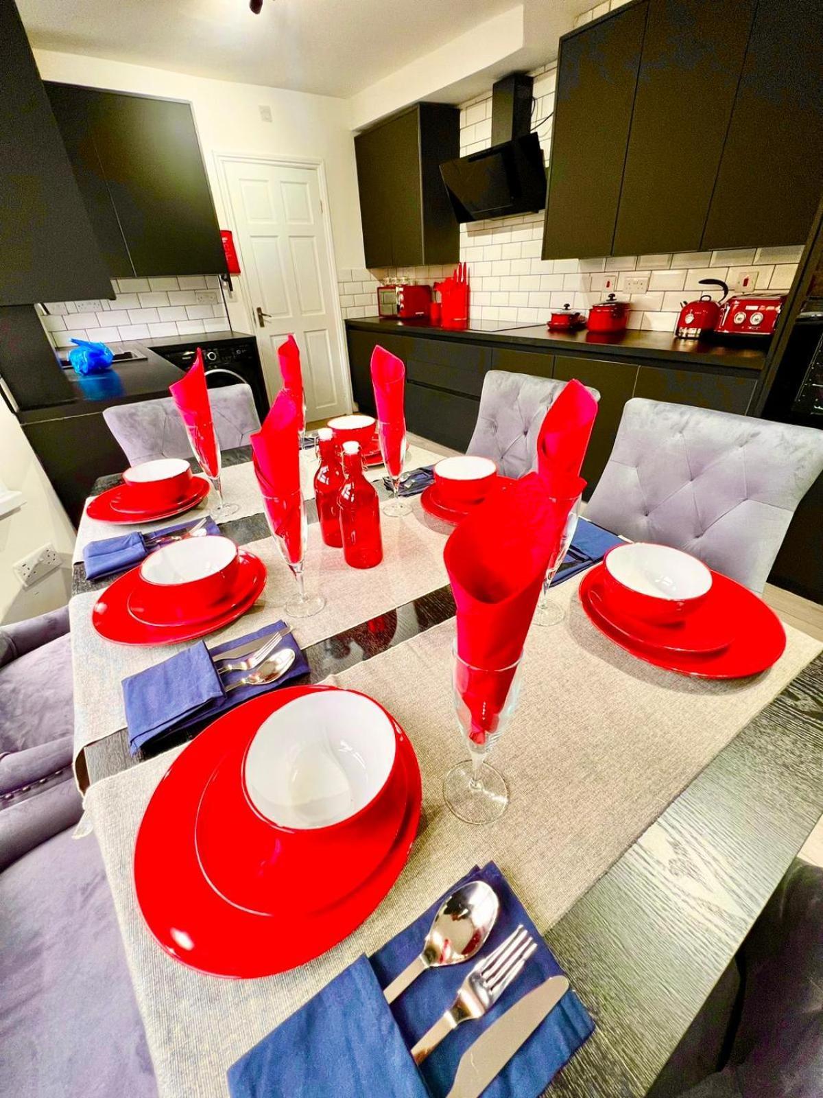 Ferienhaus Stratford City - Luxe House With Garden