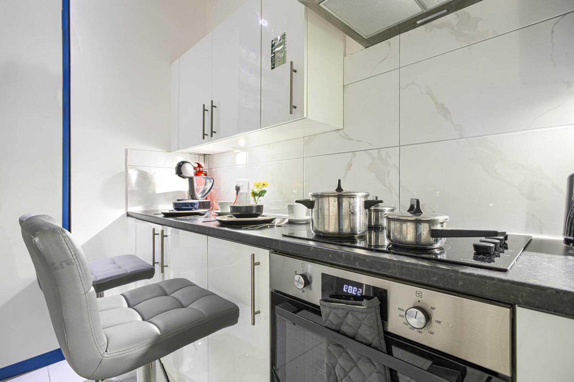 The Finsbury Deluxe Apartment *