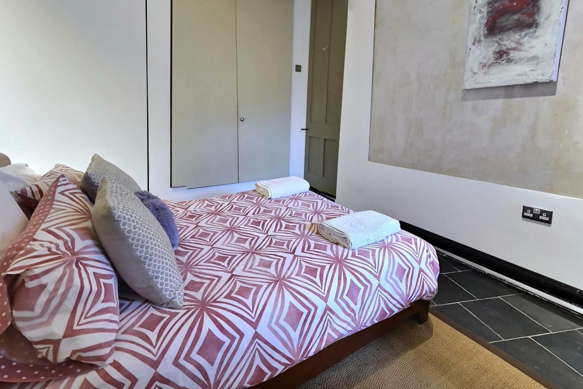 1 Bedroom Flat In Kings Cross * London