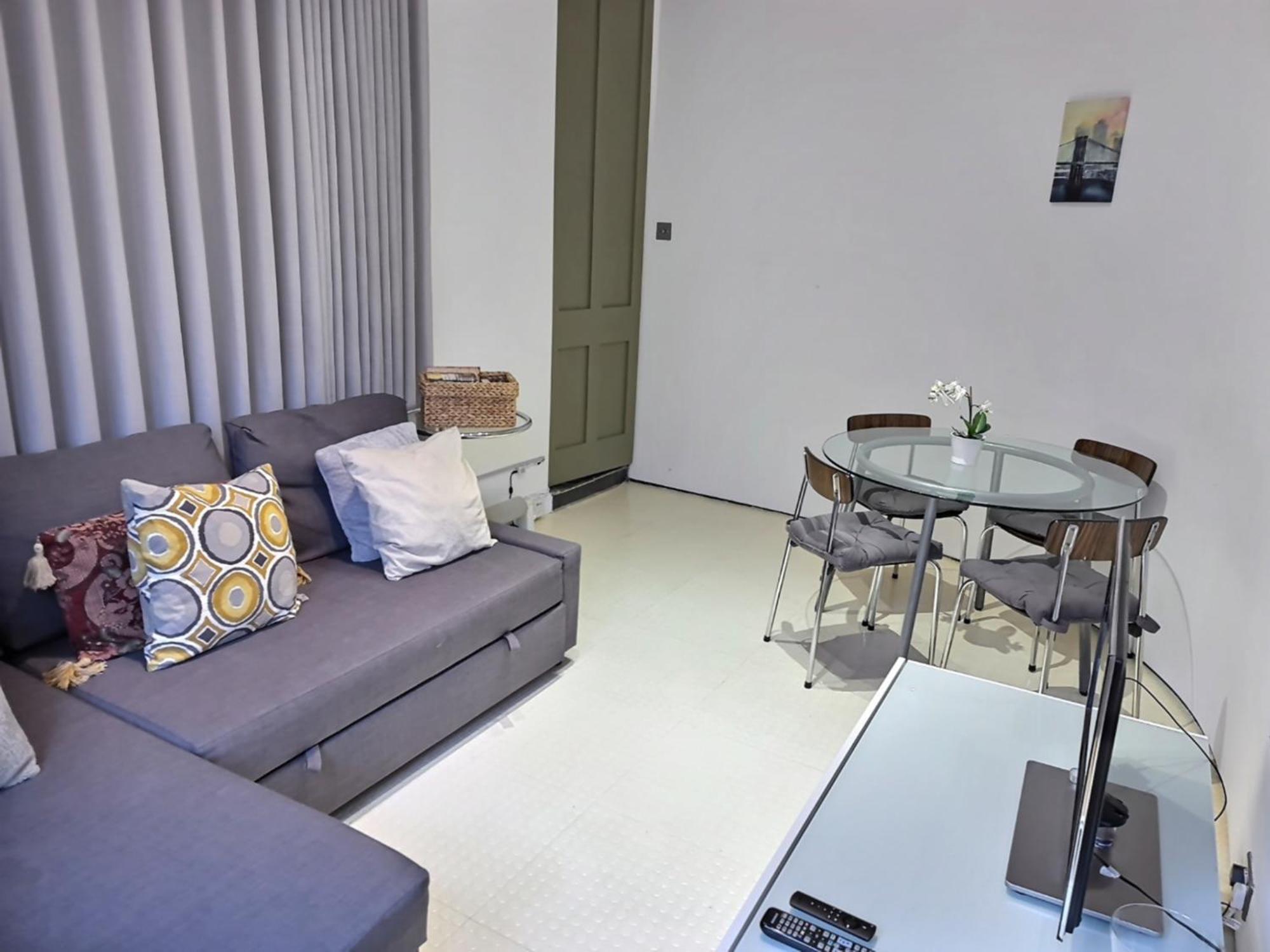1 Bedroom Flat In Kings Cross *