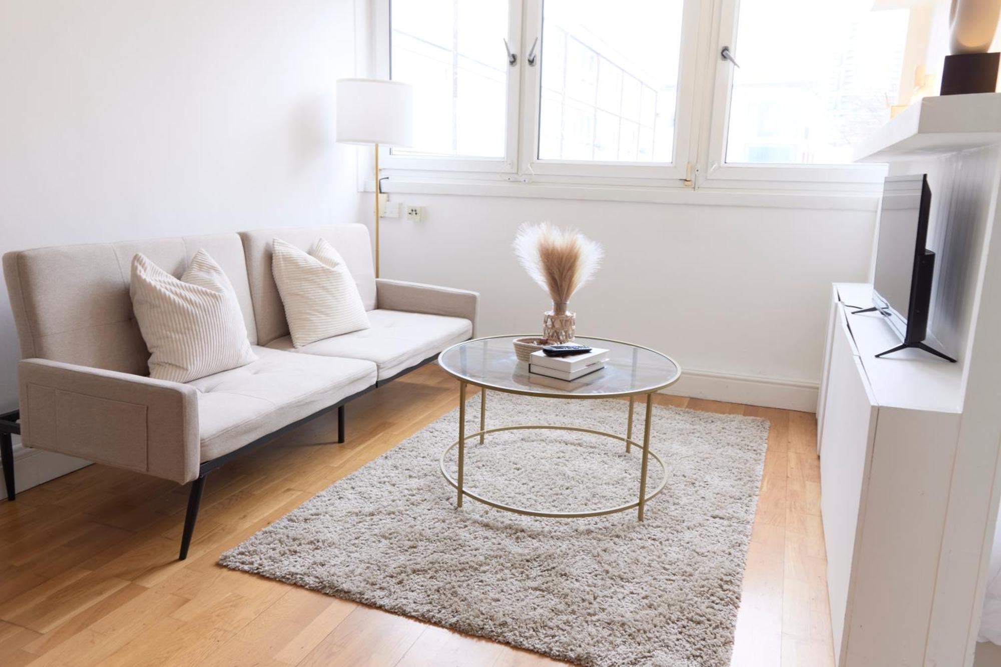 Apartment In Angel. *