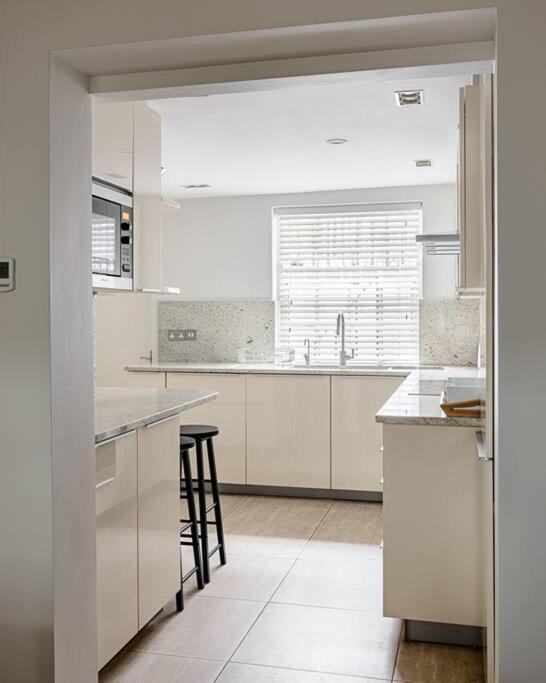 Leilighet A Grand Four Bedroom Townhouse At Knightsbridge London