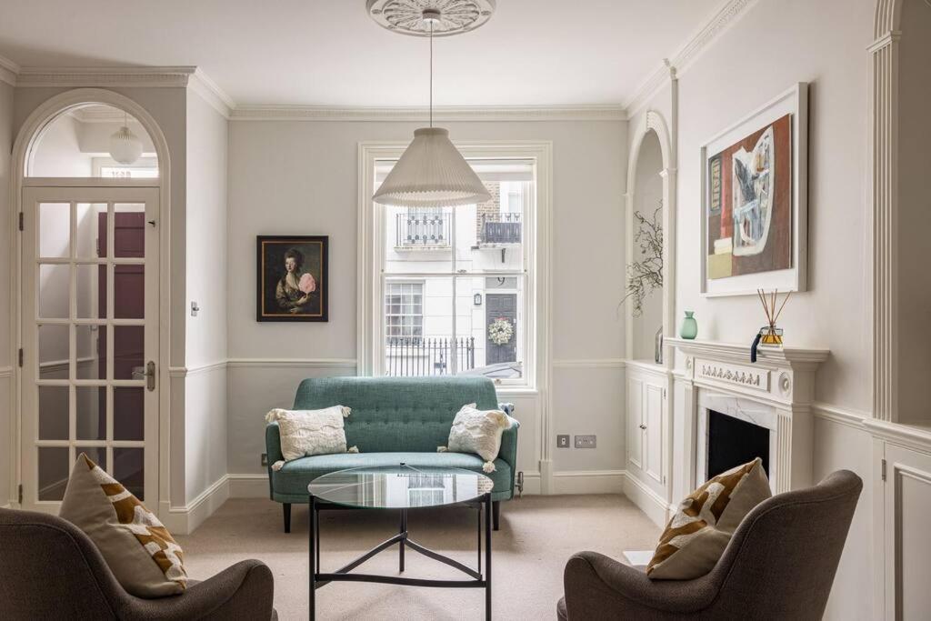 A Grand Four Bedroom Townhouse At Knightsbridge Londres