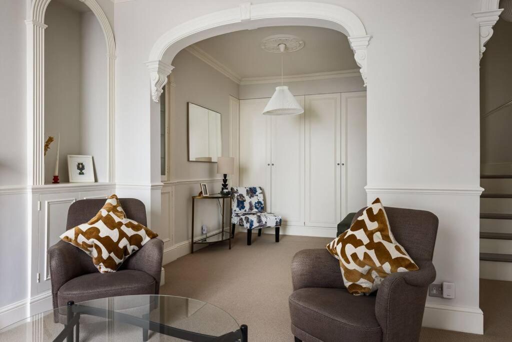 A Grand Four Bedroom Townhouse At Knightsbridge Leilighet