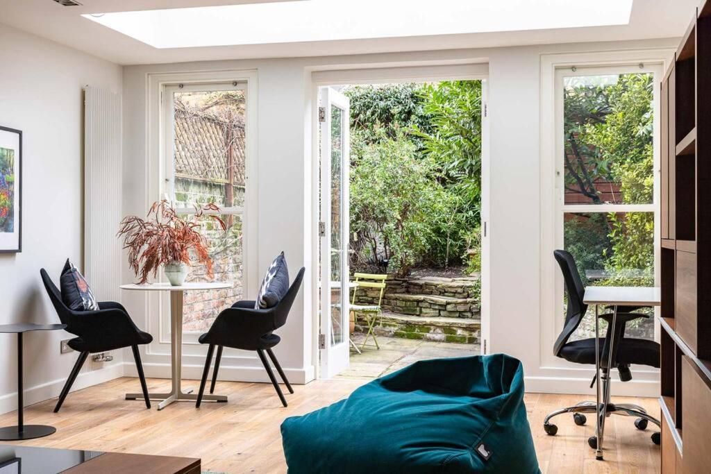 A Grand Four Bedroom Townhouse At Knightsbridge Leilighet