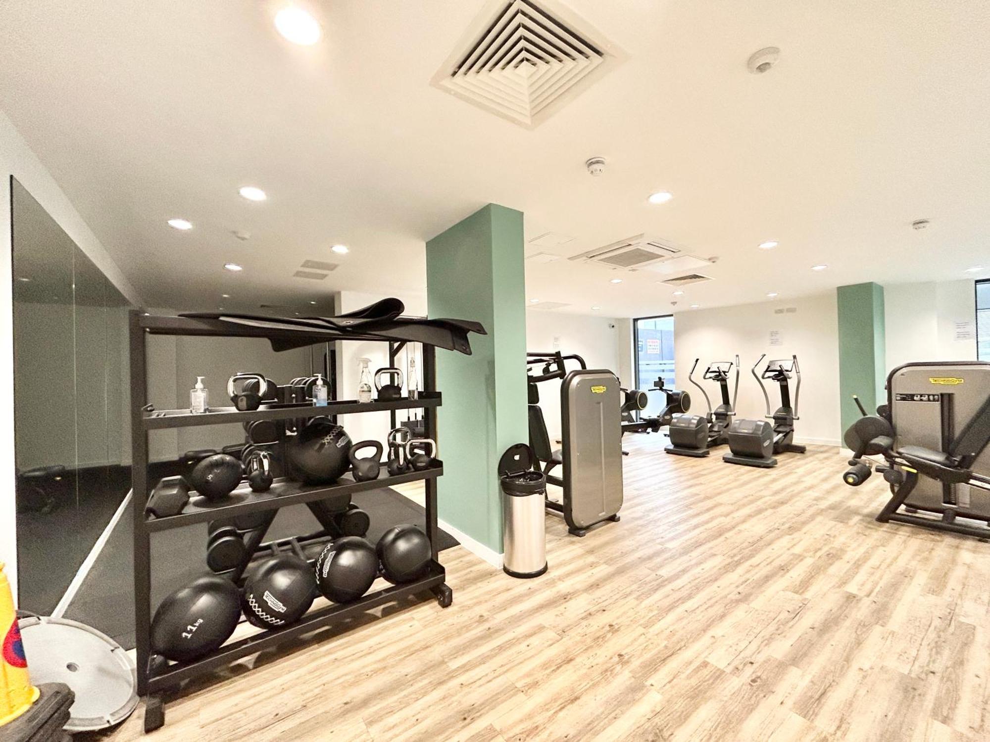 Canary Wharf, Sleeps 4, Fast Wifi, Gym, Prime Location Leilighet London
