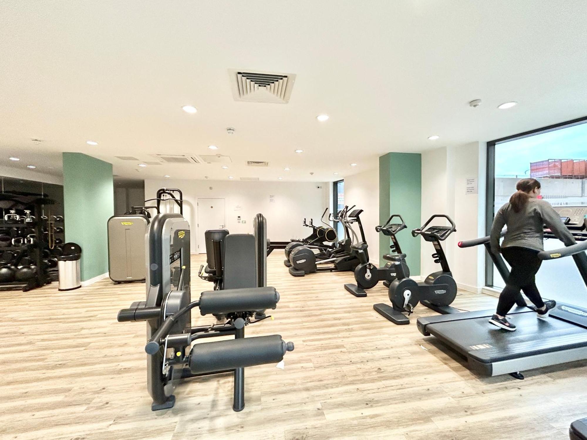 Canary Wharf, Sleeps 4, Fast Wifi, Gym, Prime Location Leilighet London