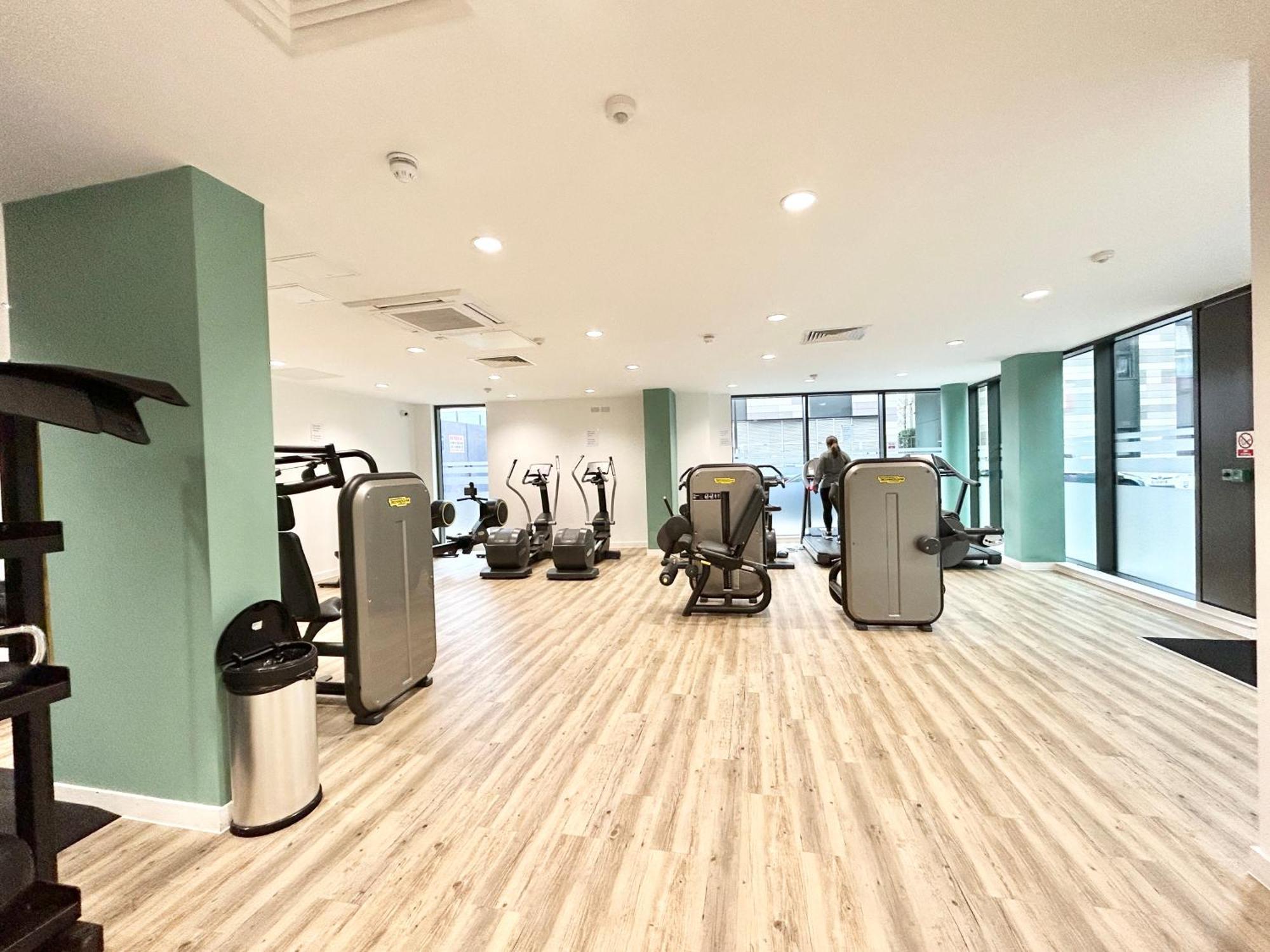 Canary Wharf, Sleeps 4, Fast Wifi, Gym, Prime Location Leilighet *