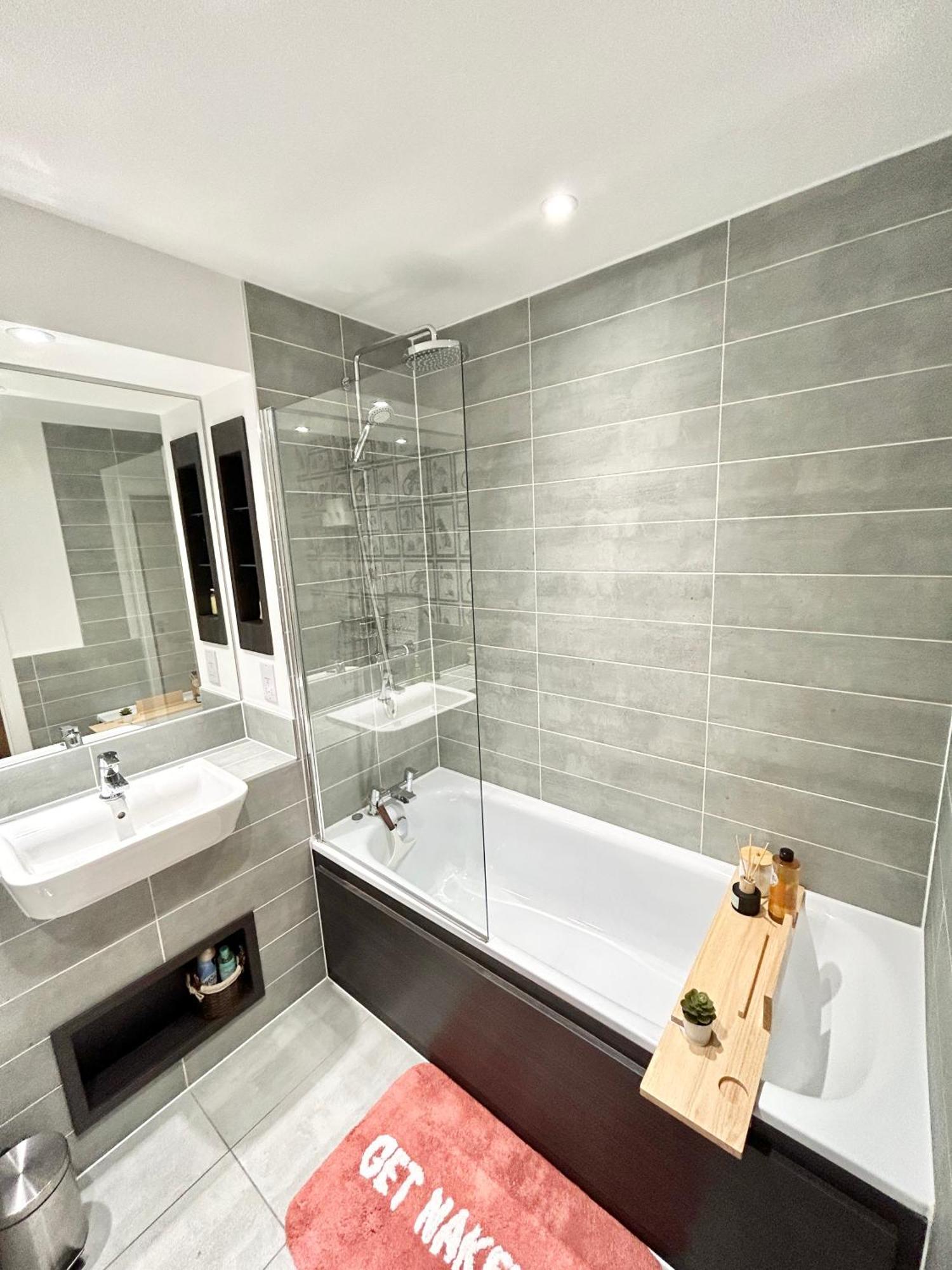 Canary Wharf, Sleeps 4, Fast Wifi, Gym, Prime Location Leilighet