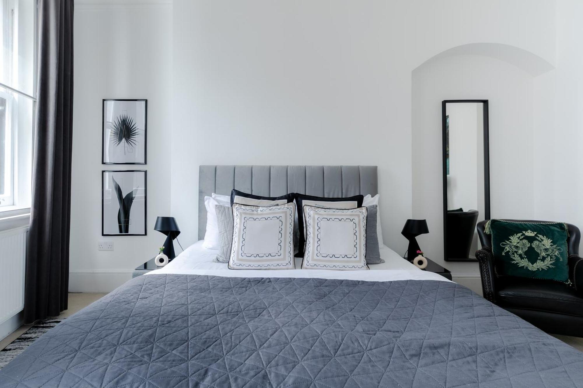 Rare Find Off Oxford St! Soho 5bed Design House For Xxl Groups * London