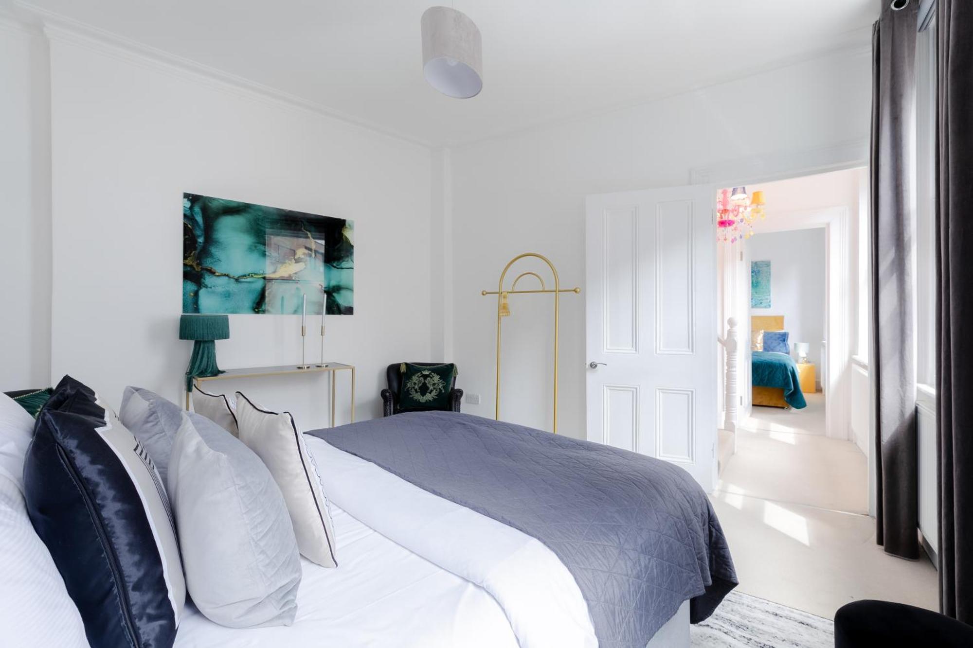 Rare Find Off Oxford St! Soho 5bed Design House For Xxl Groups Apartment London