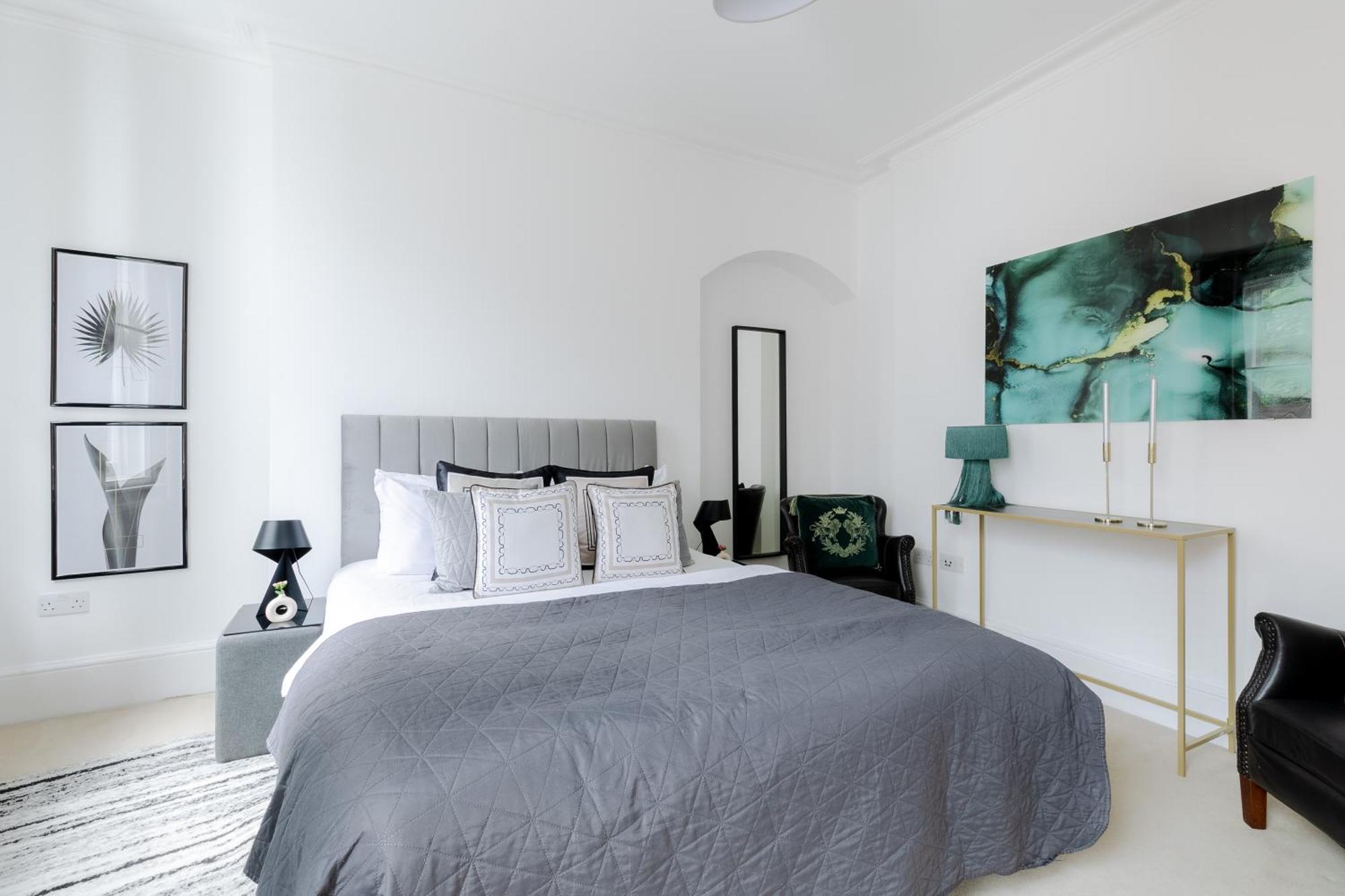 Rare Find Off Oxford St! Soho 5bed Design House For Xxl Groups London