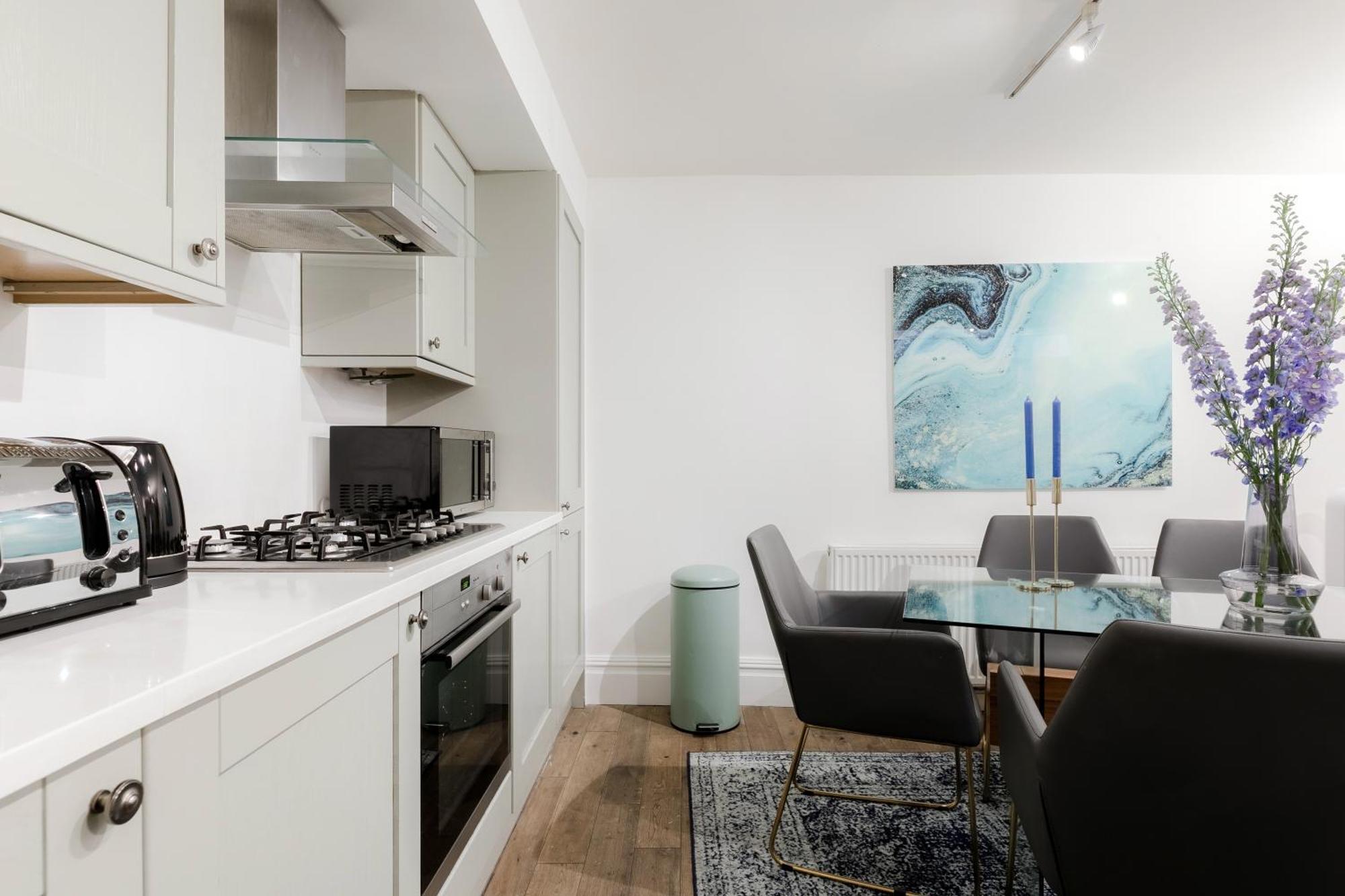 Rare Find Off Oxford St! Soho 5bed Design House For Xxl Groups Apartment London