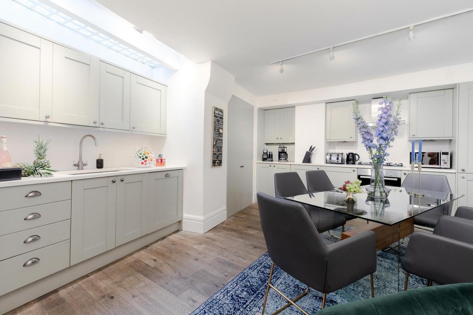 Apartment Rare Find Off Oxford St! Soho 5bed Design House For Xxl Groups London