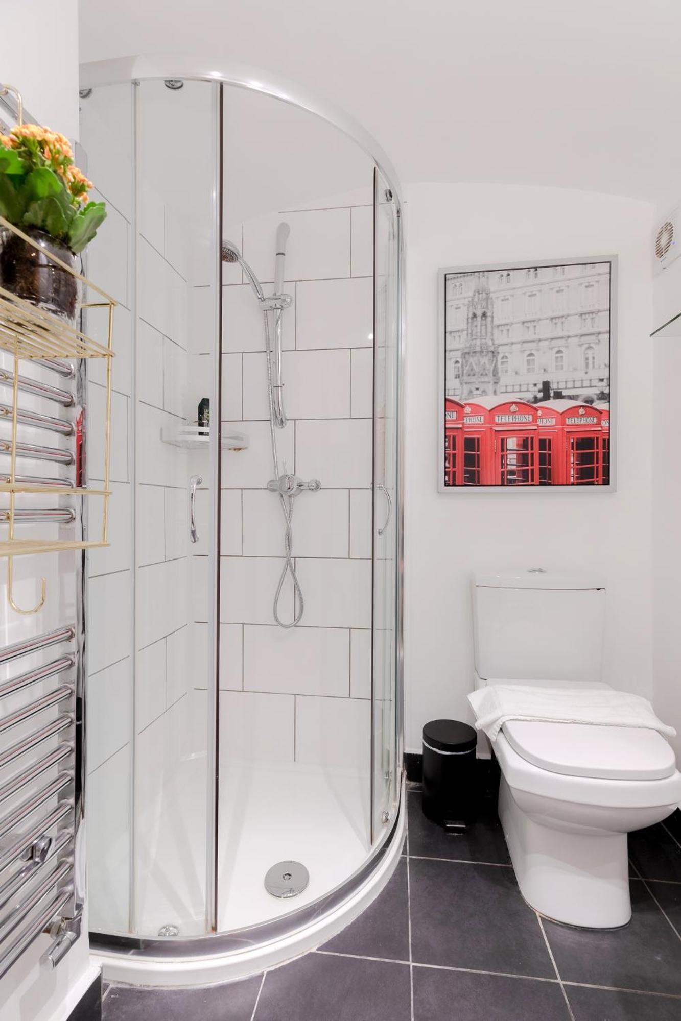 Rare Find Off Oxford St! Soho 5bed Design House For Xxl Groups