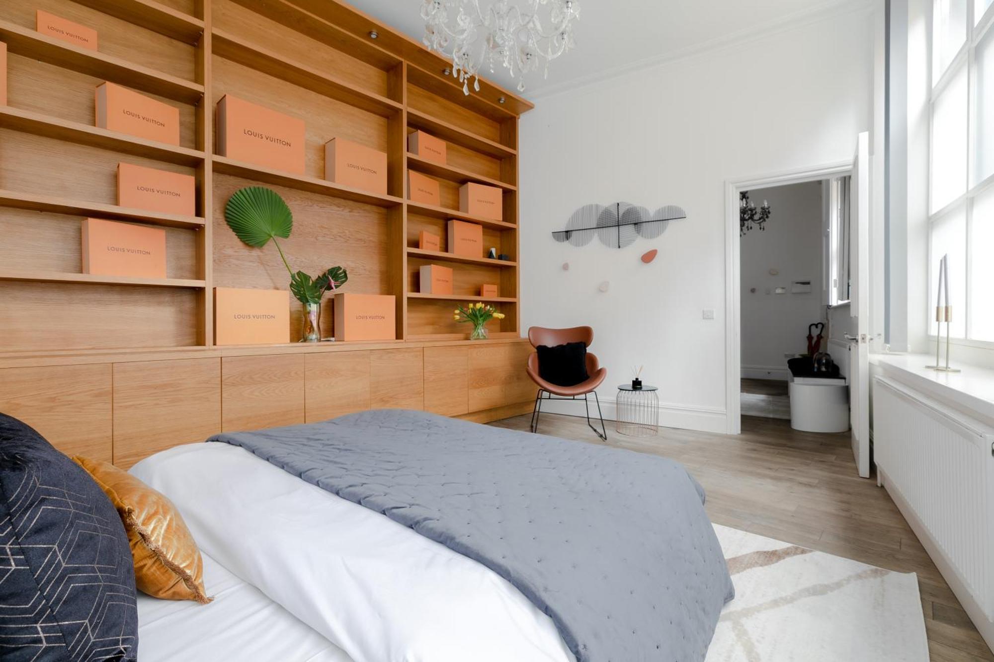 Rare Find Off Oxford St! Soho 5bed Design House For Xxl Groups *