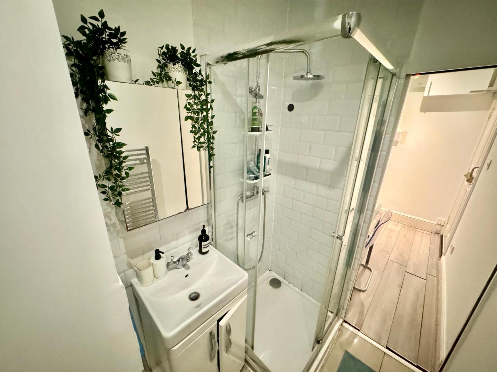 Downtown Chic Private Bedrooms In King's Cross 4 Pensión *