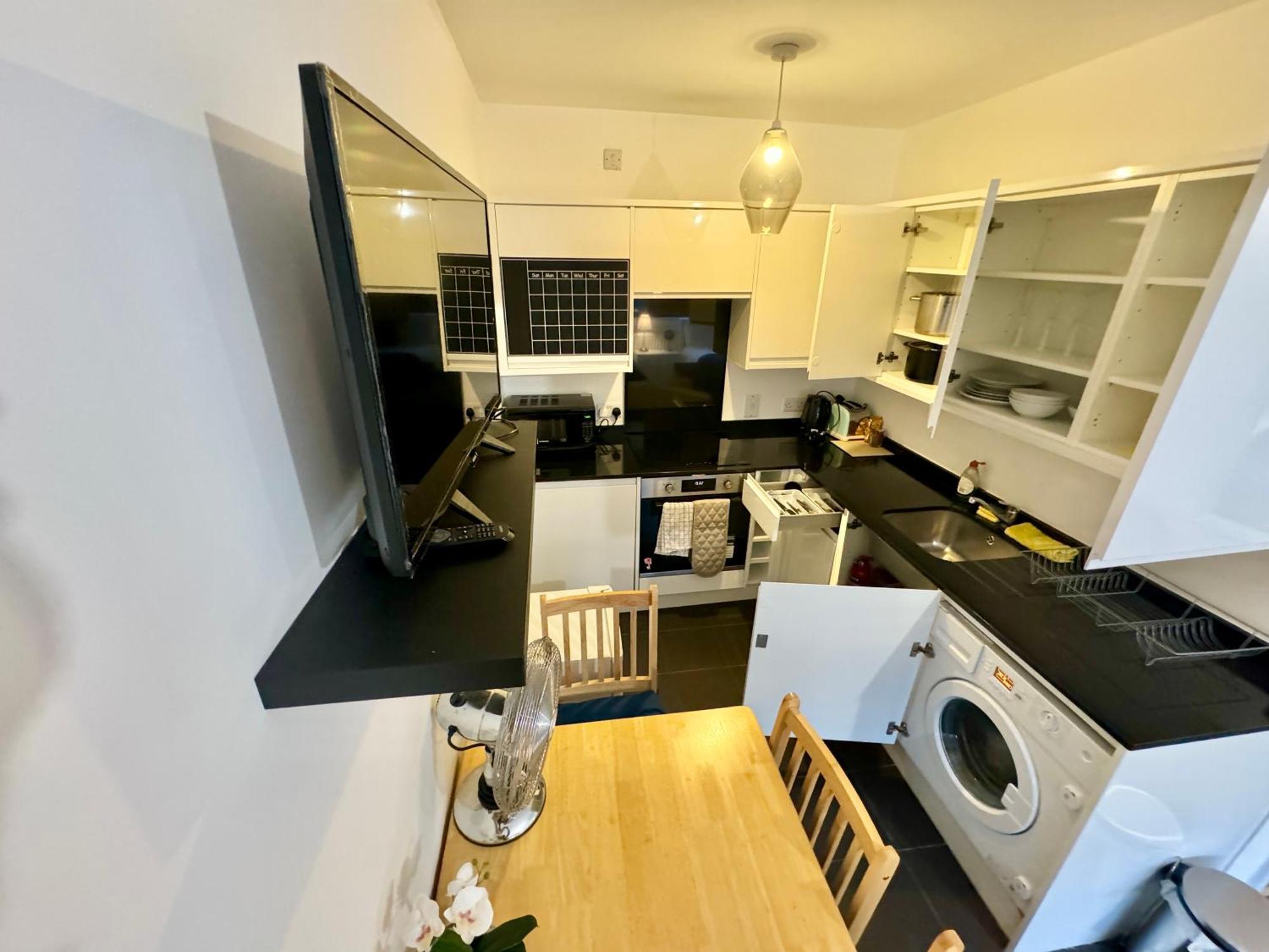 Cosmopolitan Comfort Private Bedrooms In Euston 106 *