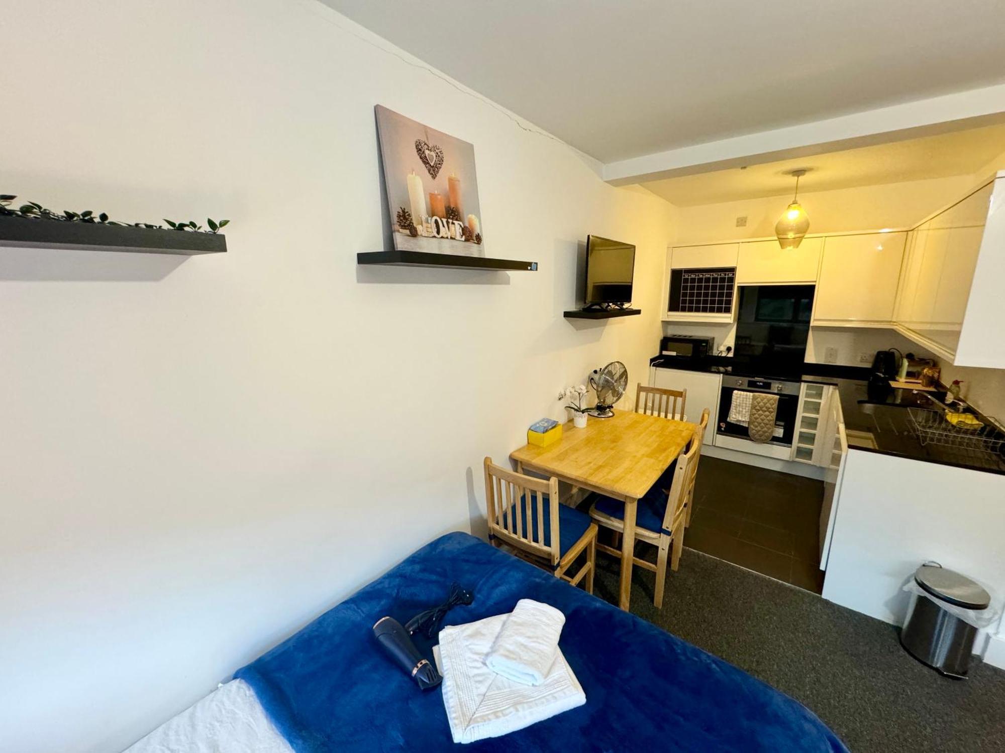 Privatunterkunft Cosmopolitan Comfort Private Bedrooms In Euston 106 *