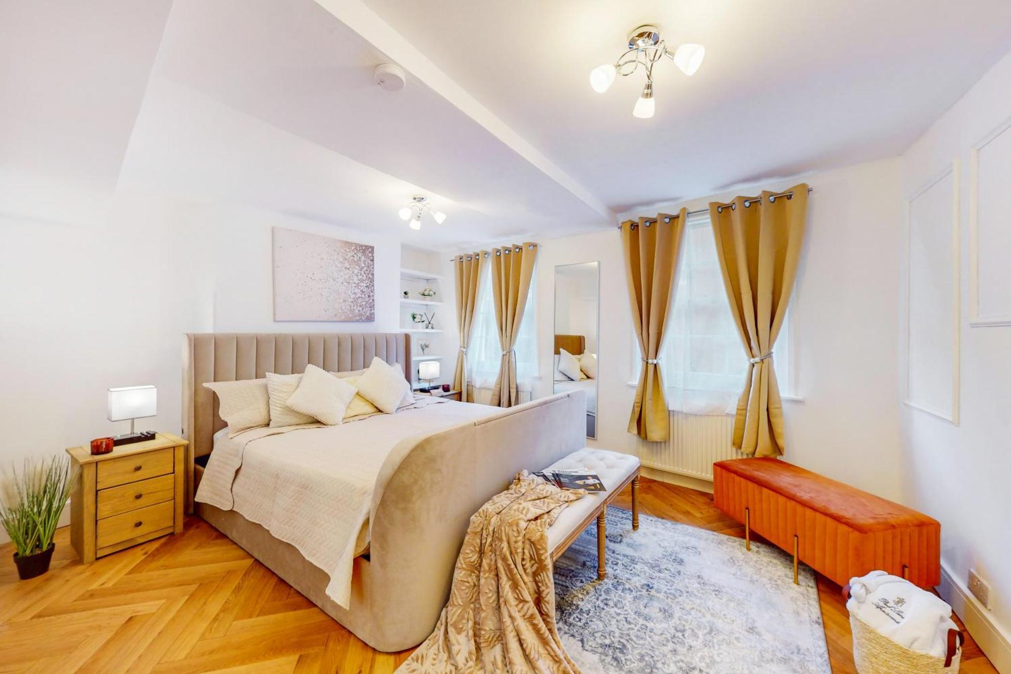 Apartment Park Lane Harrowby Street London
