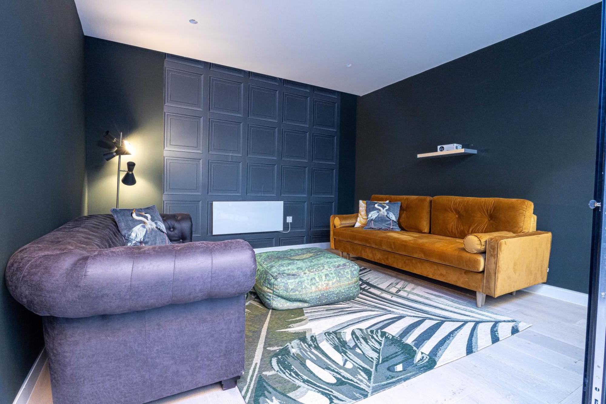 The Arches Luxurious Three Bedroom Close To Hampstead Heath With Garden Balcony And Courtyard * London
