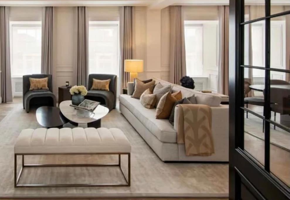 Royal Luxury 3 Beds: Covent Garden Haven Apartment