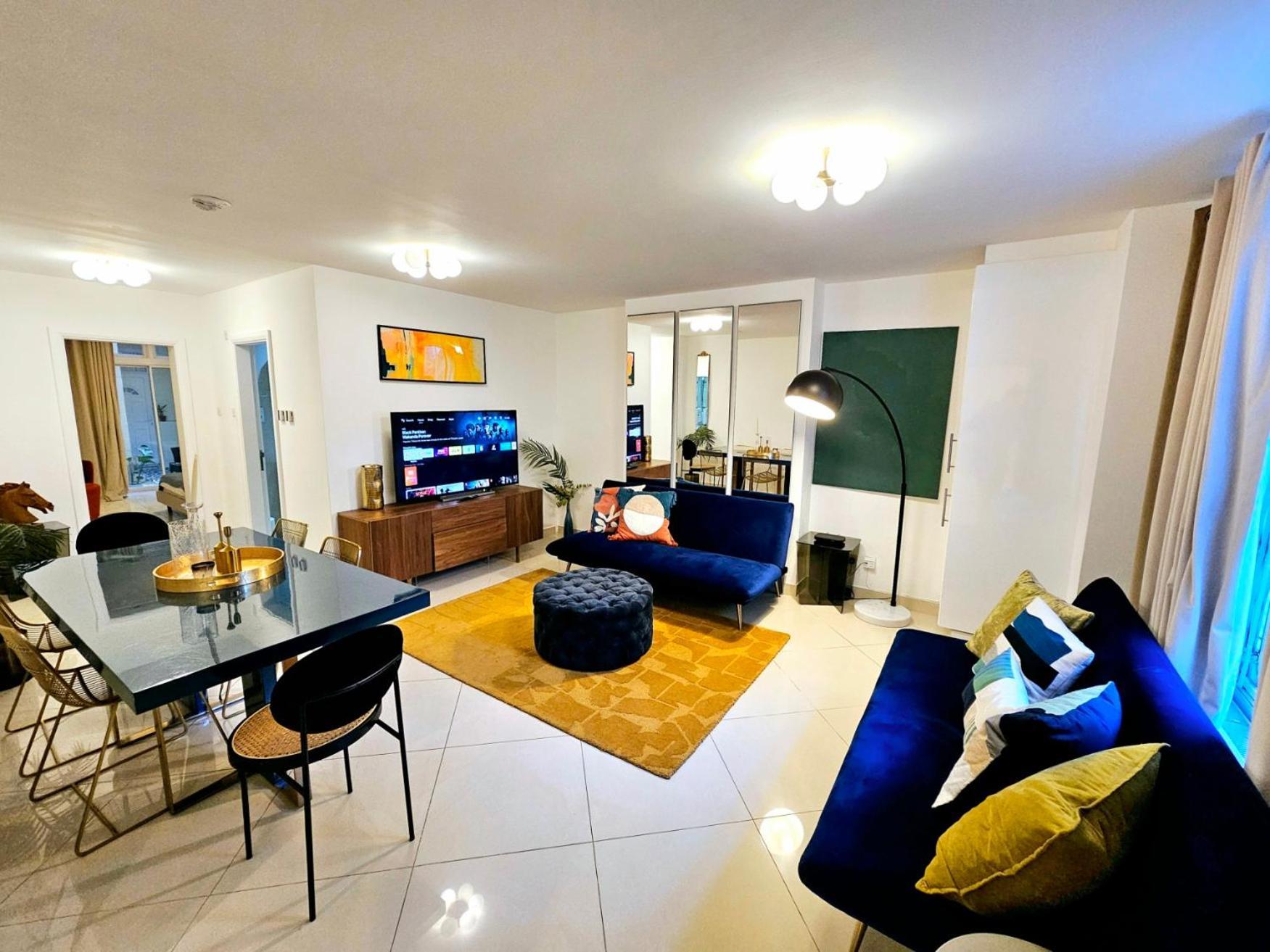 Modern Hyde Park With Private Entrance & Private Back Patio Near Bayswater & Paddington Stations Apartment London