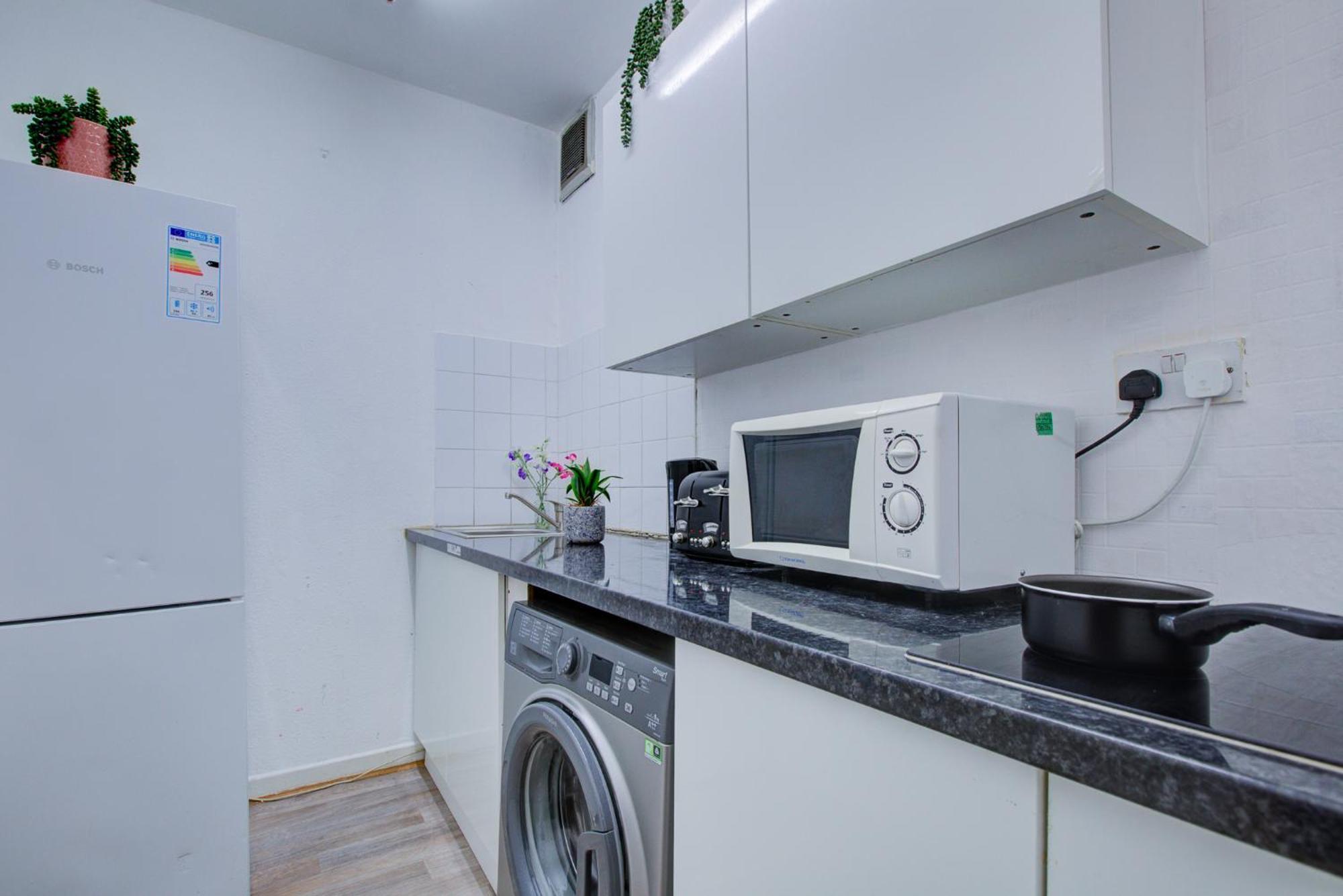 Apartamento 2 Bedroom And Living In *