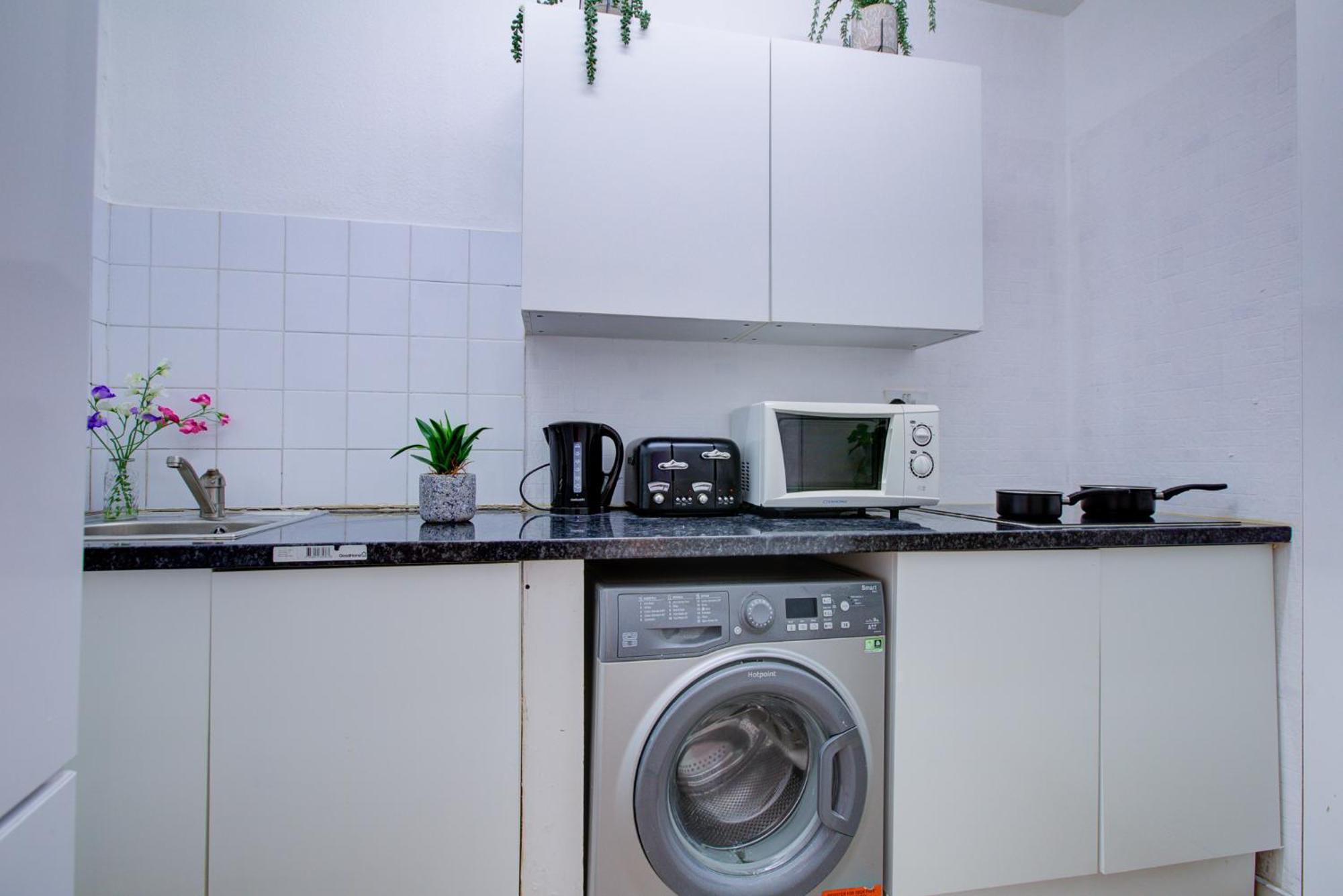 2 Bedroom And Living In * Londres