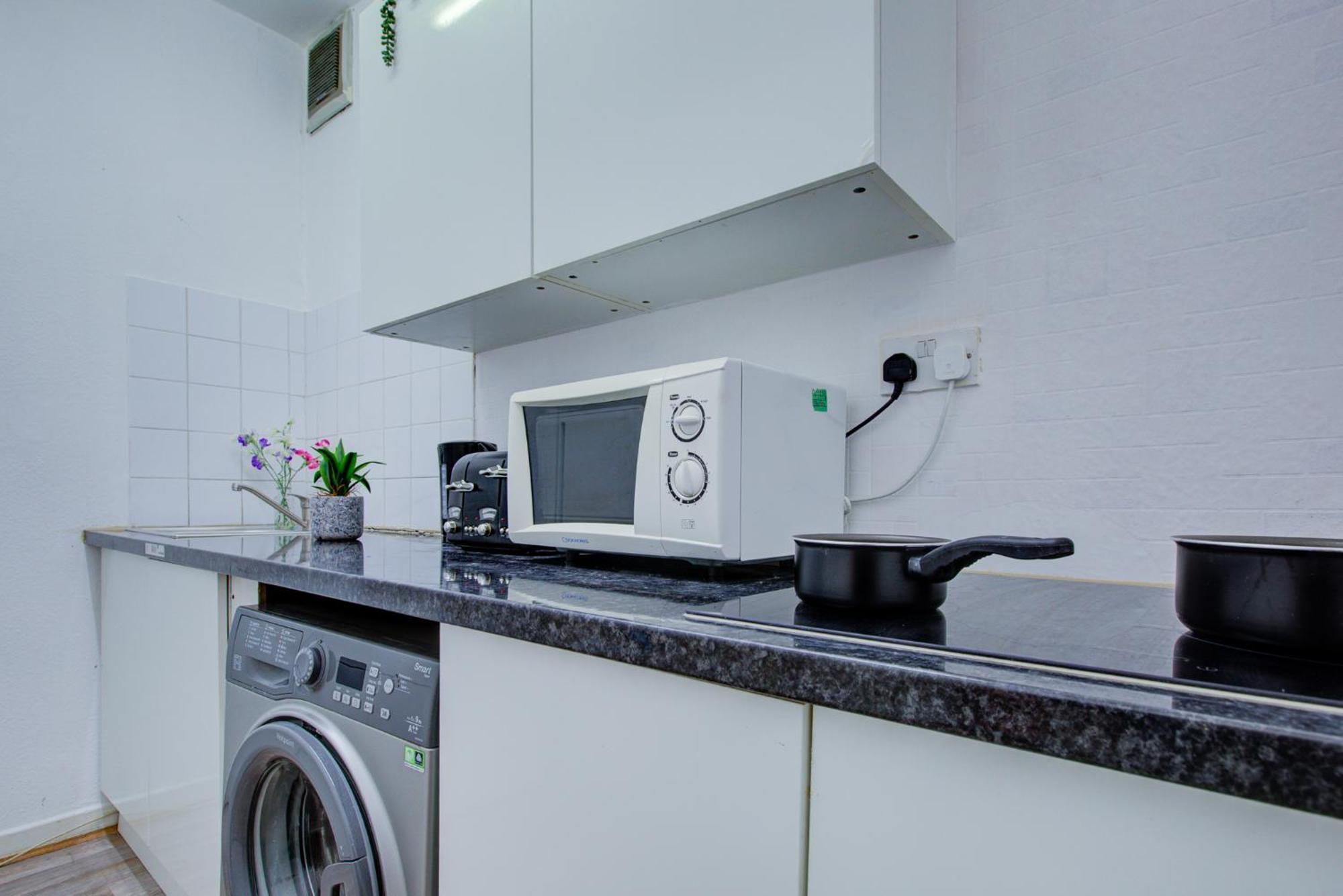 Apartamento 2 Bedroom And Living In *