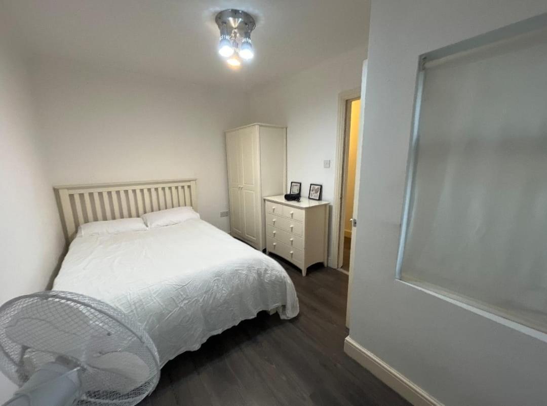 Apartment Flat 2, 419 Fulham London