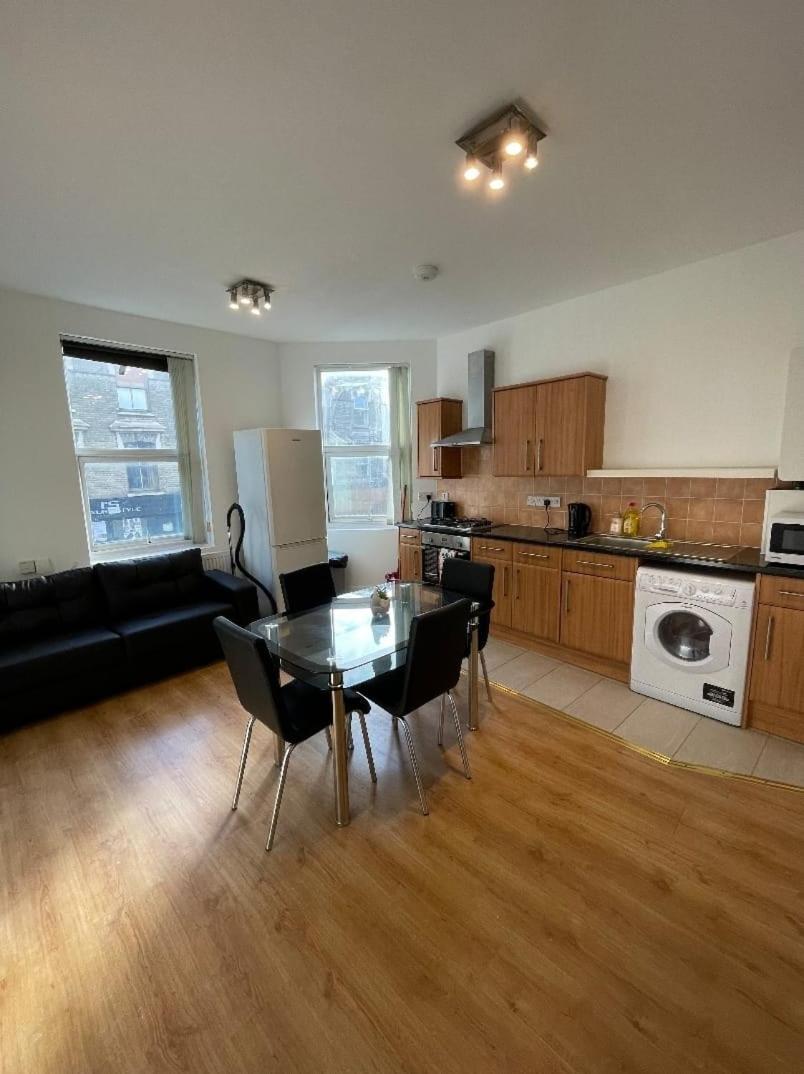 Flat 2 Battersea Park Road Apartment *