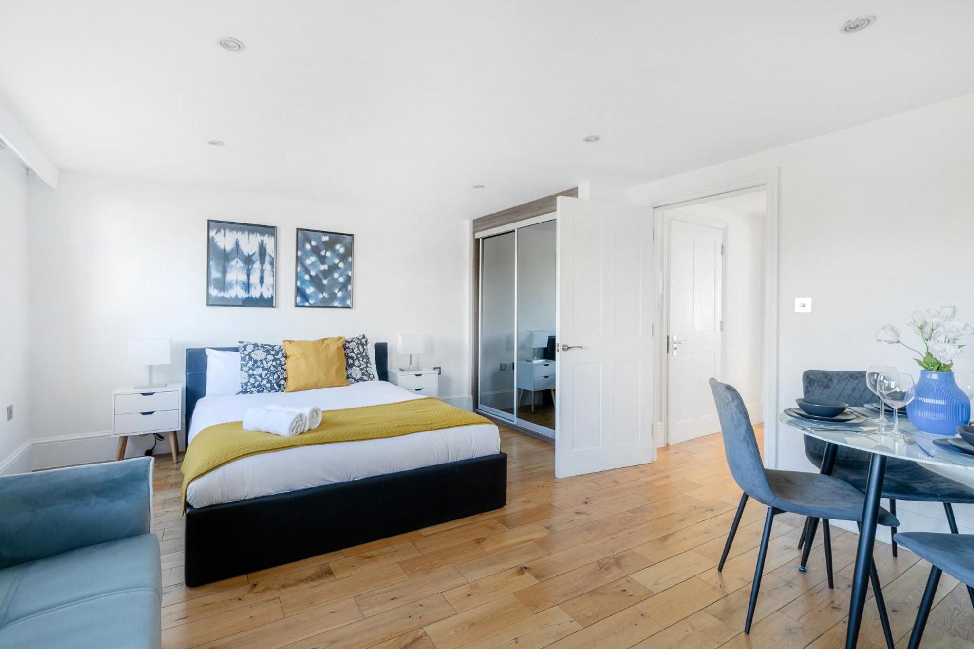 Regent's Park & Baker Street Modern Apartments!