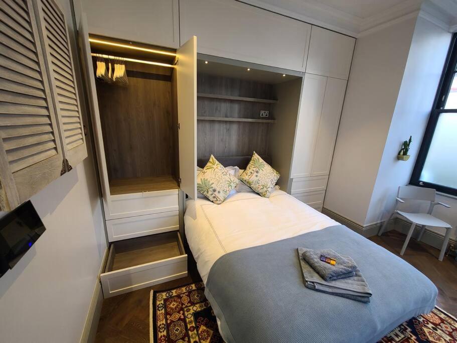 New Boutique Ground Floor * London