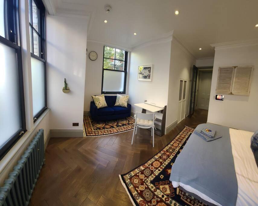 New Boutique Ground Floor * London
