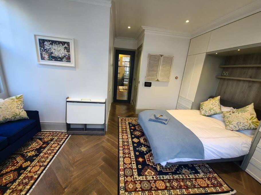 New Boutique Ground Floor Apartment *