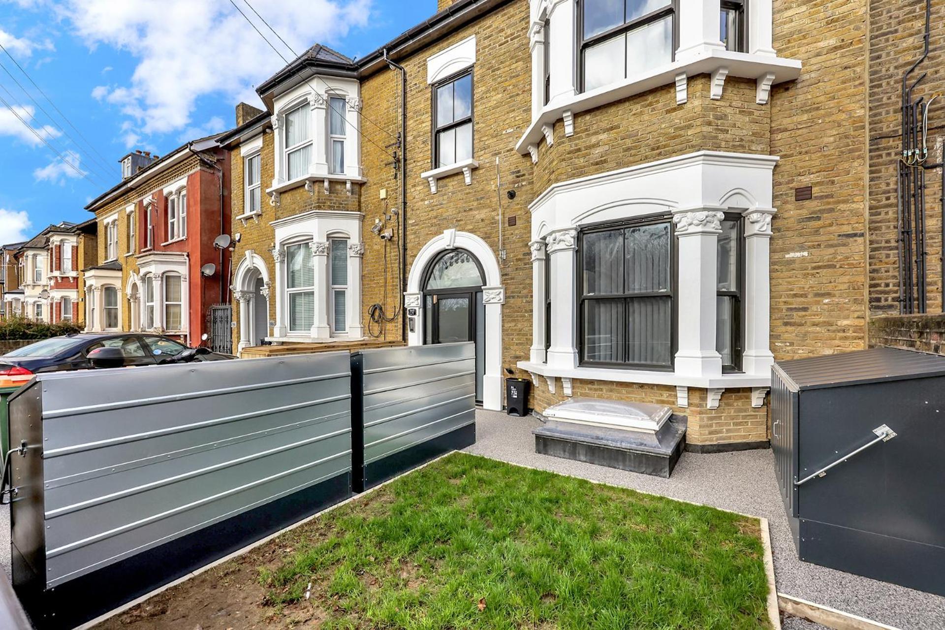 Your Cosy Modern 2 Double Bedroom Flat Fully Furnished - 5 Mins Walk To Stn Flat 4 Apartment London