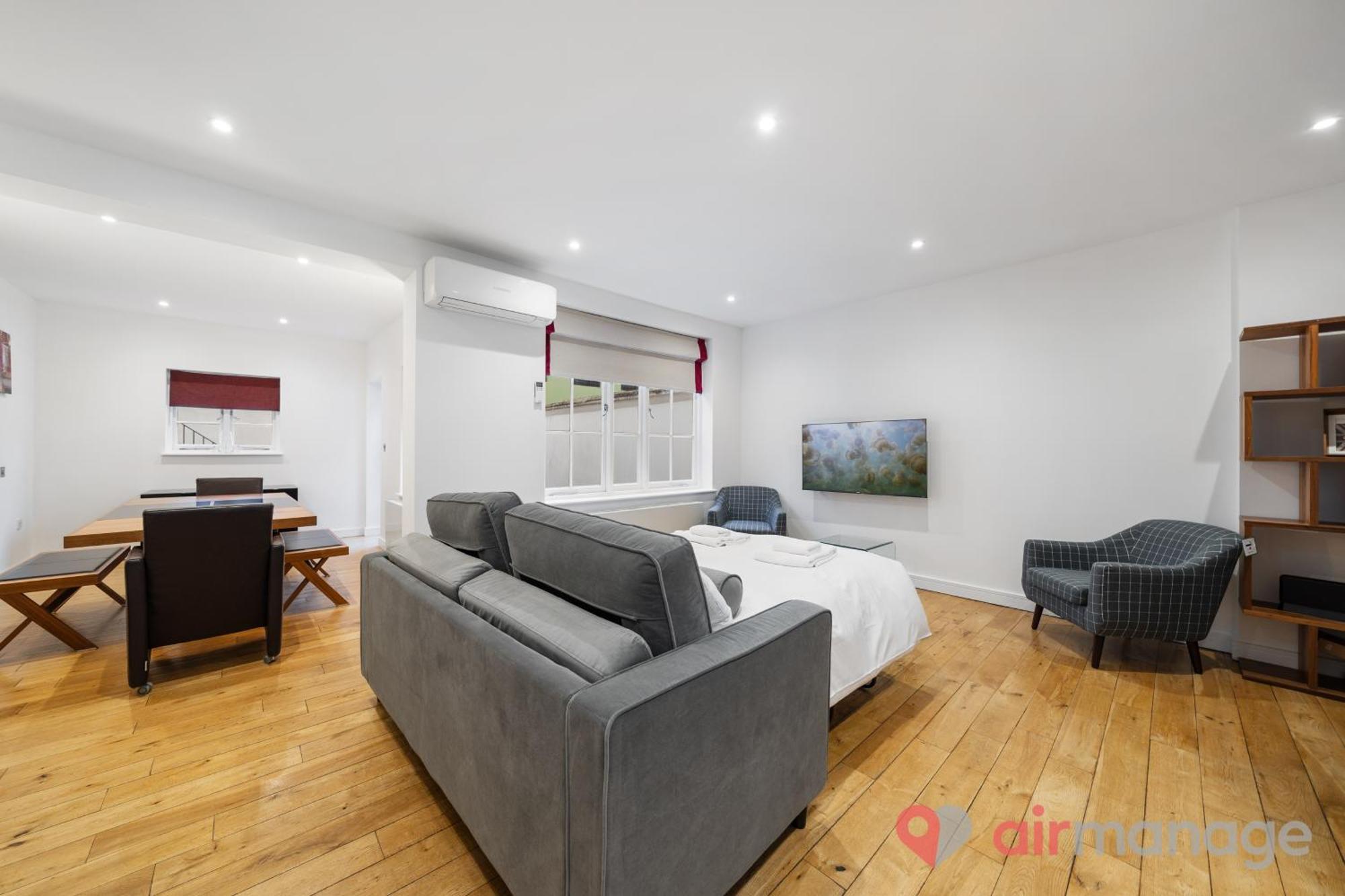 Apartment Stunning 2 Bed 2 Bath With Air Con + Garden