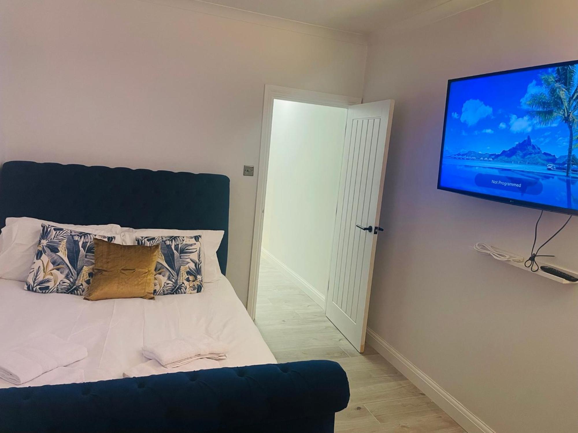 Newly Refurbished 1bedroom 4 Mins Walk To Crystal Palace Station Leilighet *