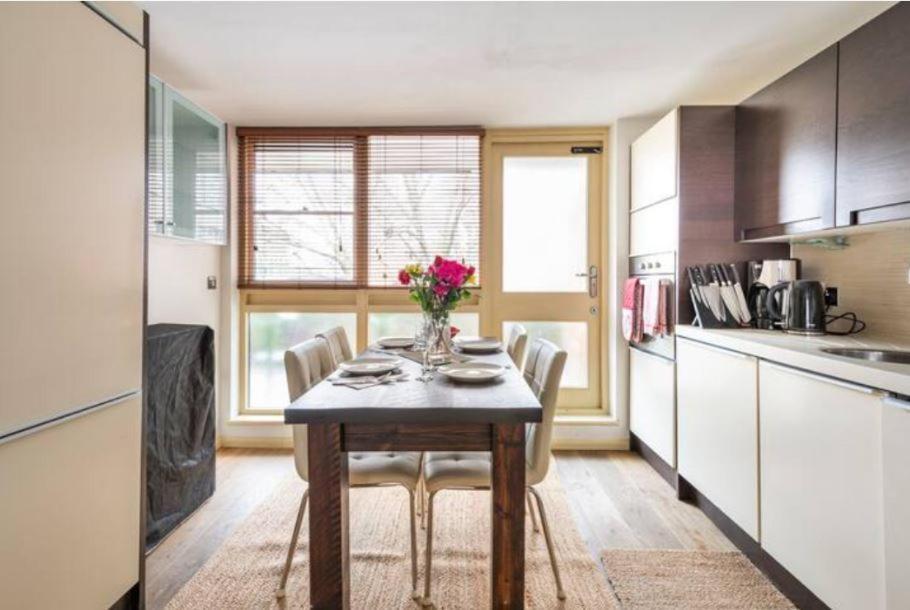 Super Beautiful Three Bedroom Apartment *