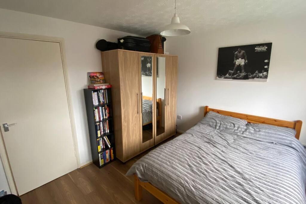 Modern 1 Bedroom Ground Floor Flat Apartment