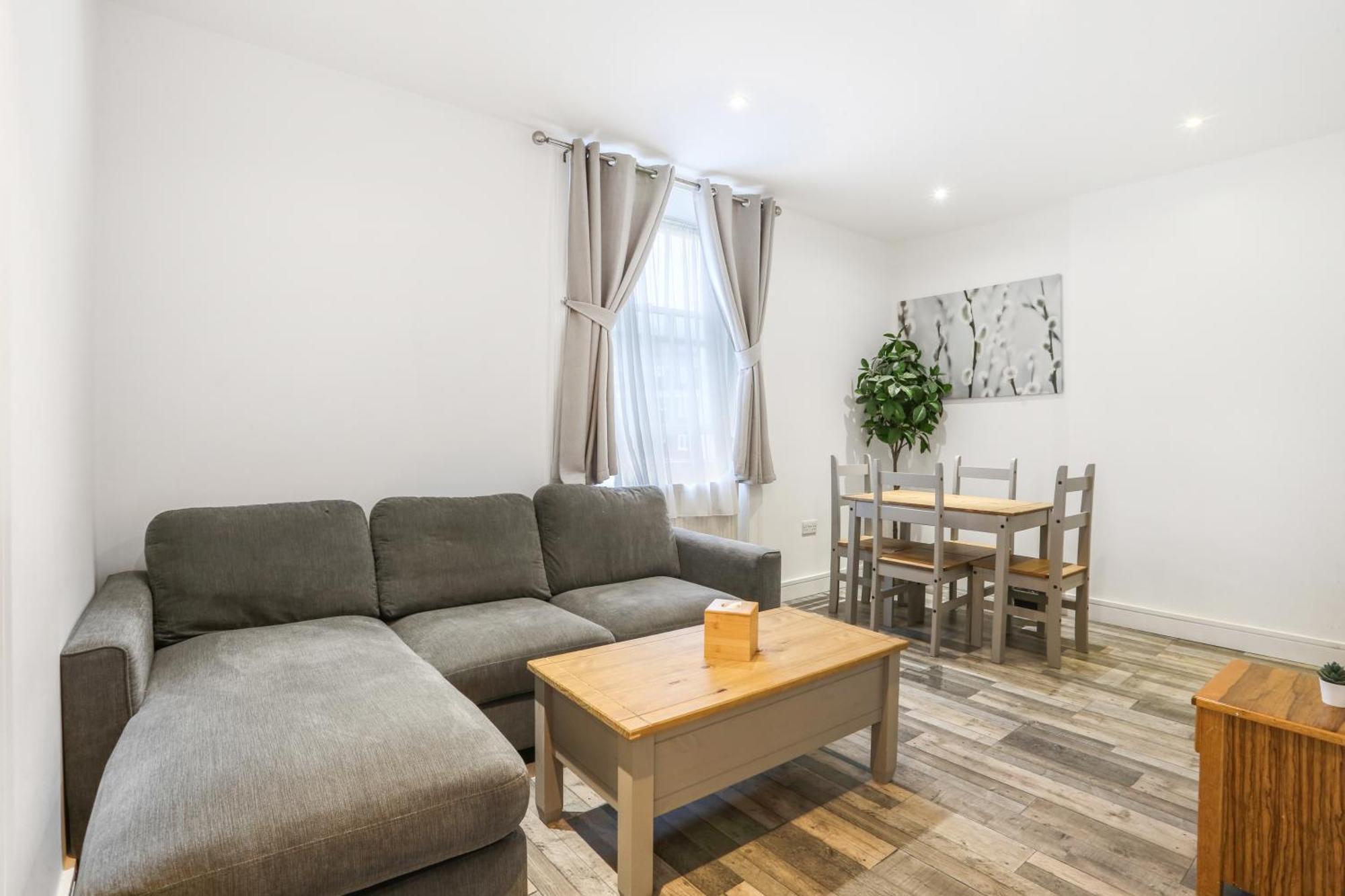 Beiroom Hyde Park Apartment