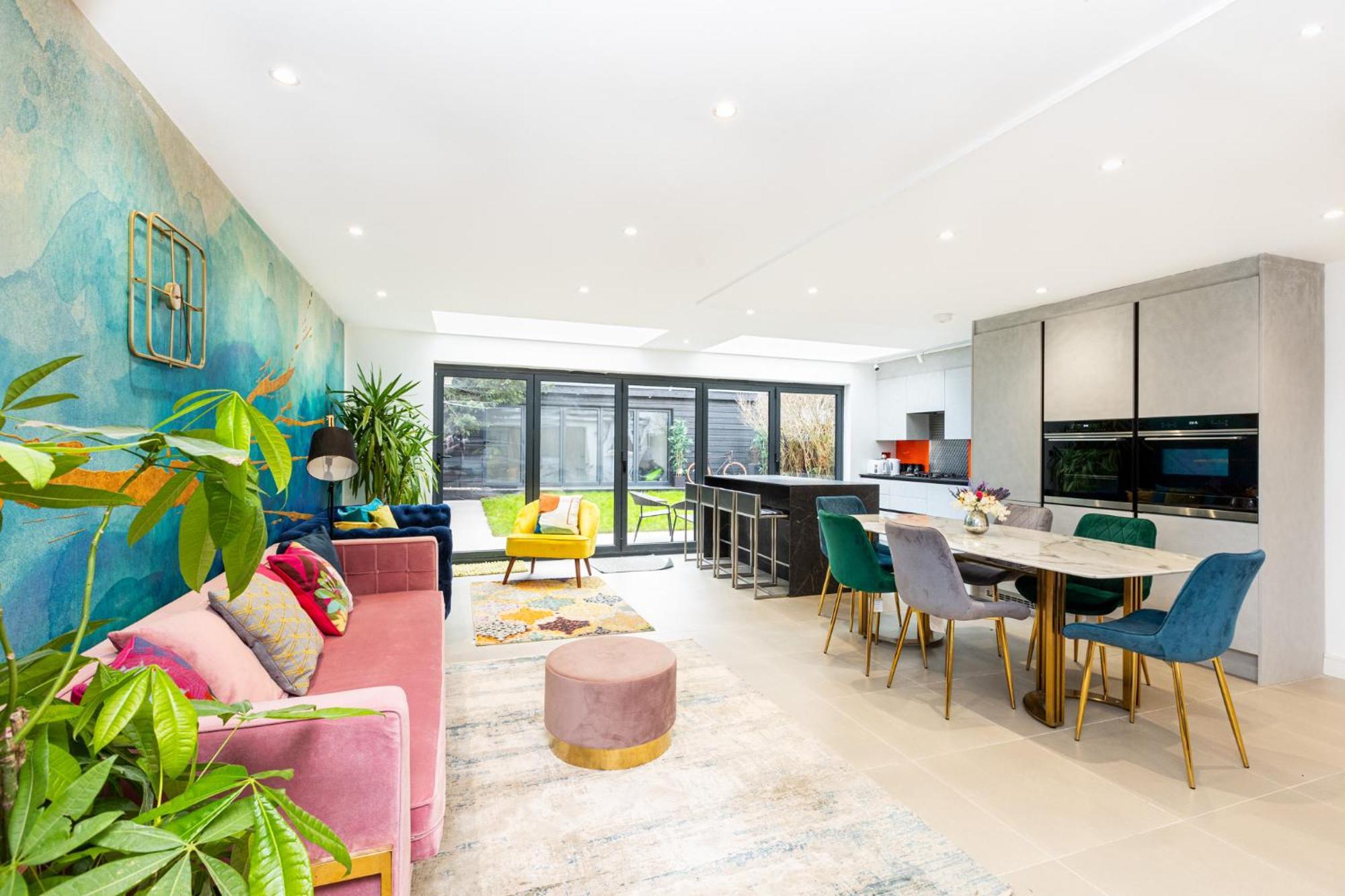 Luxury 3br Flat, Parking & Garden, Nw Appartement