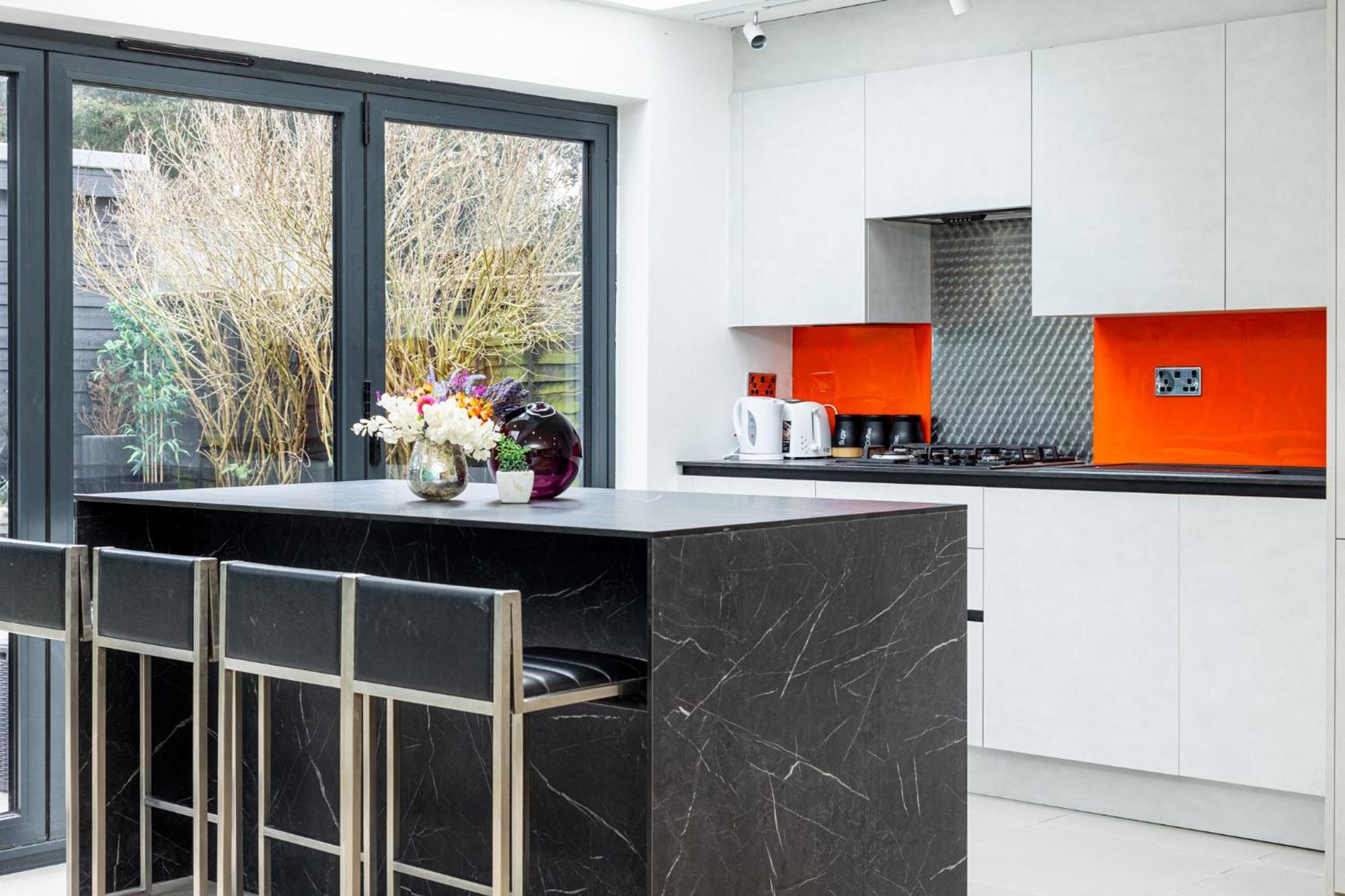 Luxury 3br Flat, Parking & Garden, Nw * Londen