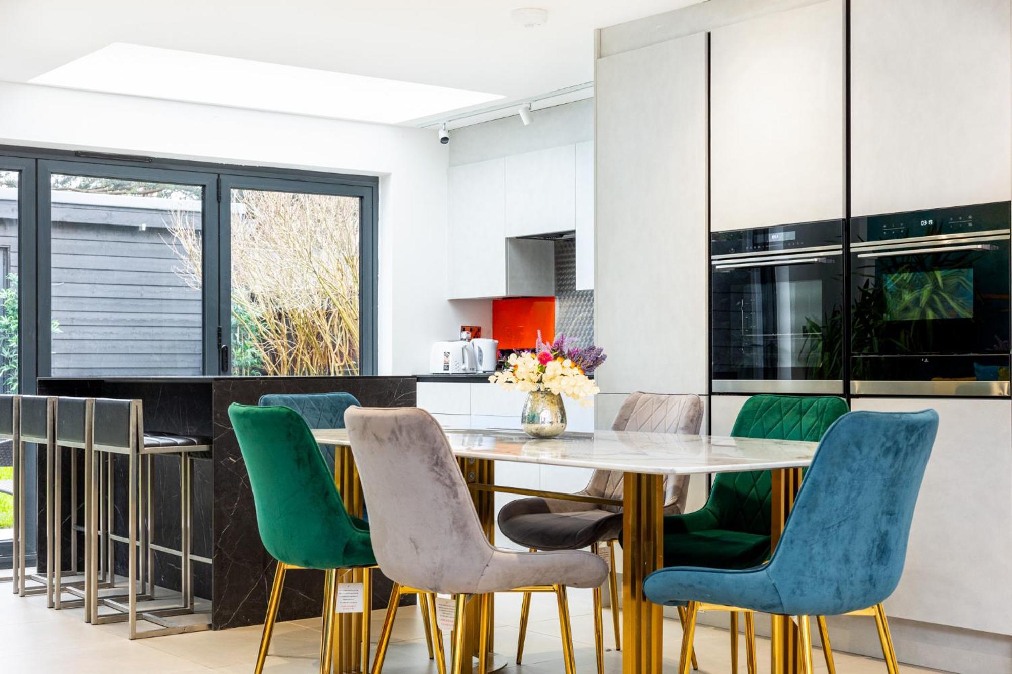 Appartement Luxury 3br Flat, Parking & Garden, Nw *