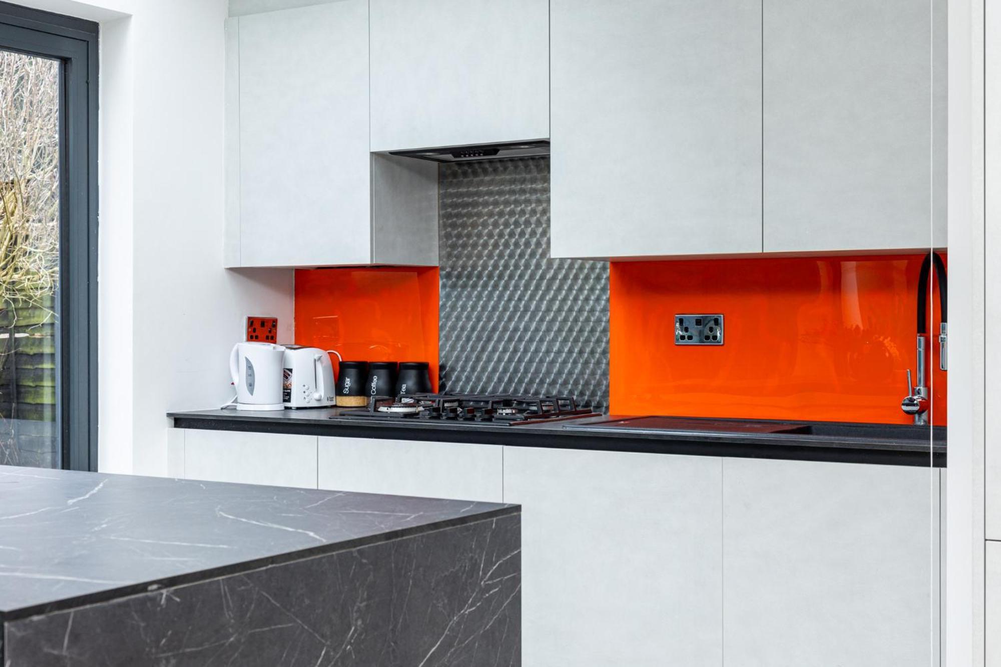 Appartement Luxury 3br Flat, Parking & Garden, Nw *