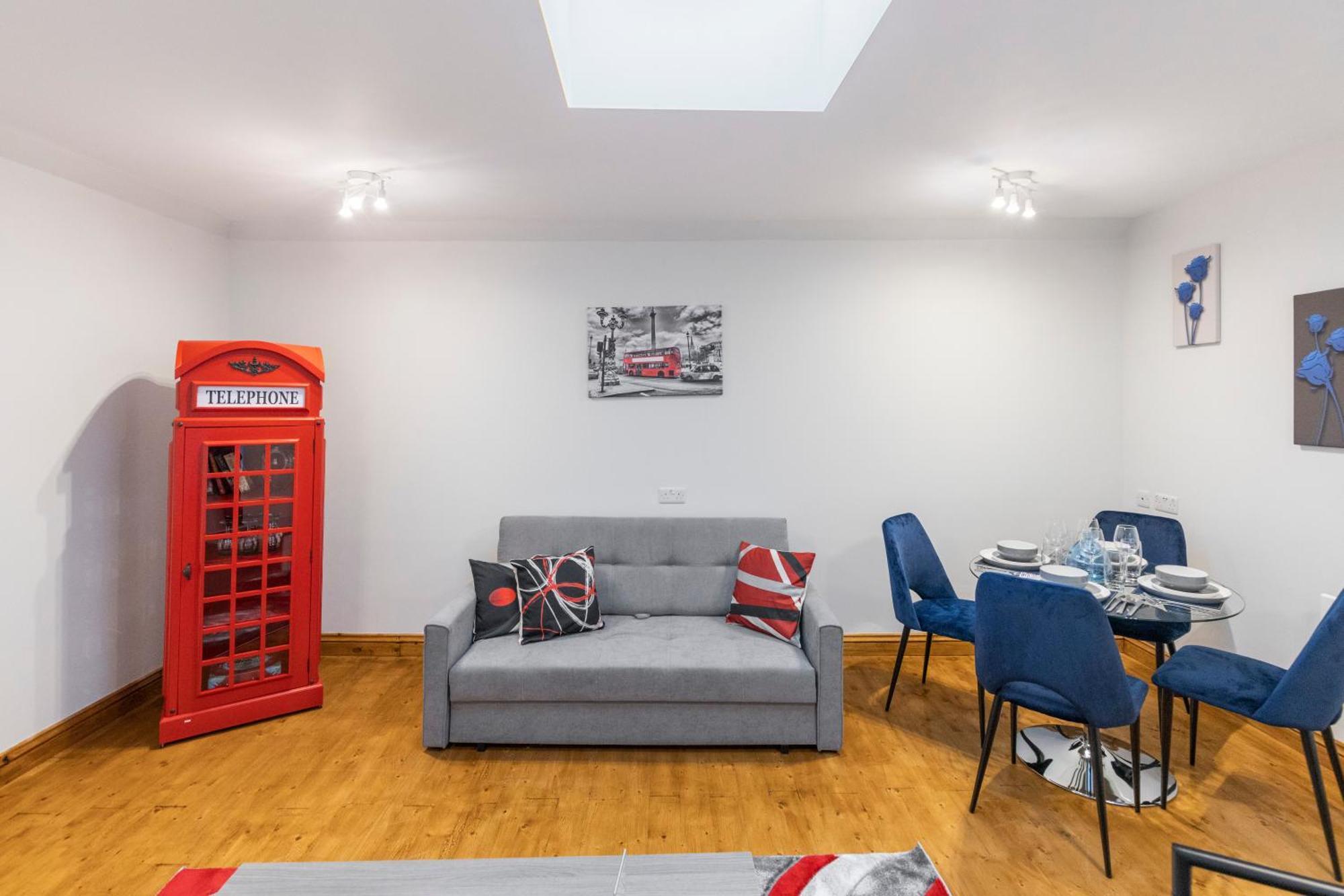 Iconic Apartment *